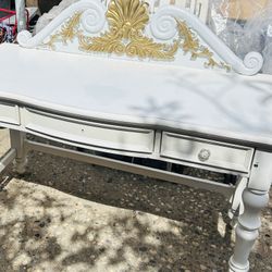 Vanity / Desk / Picture Display Table Has Antique Look 
