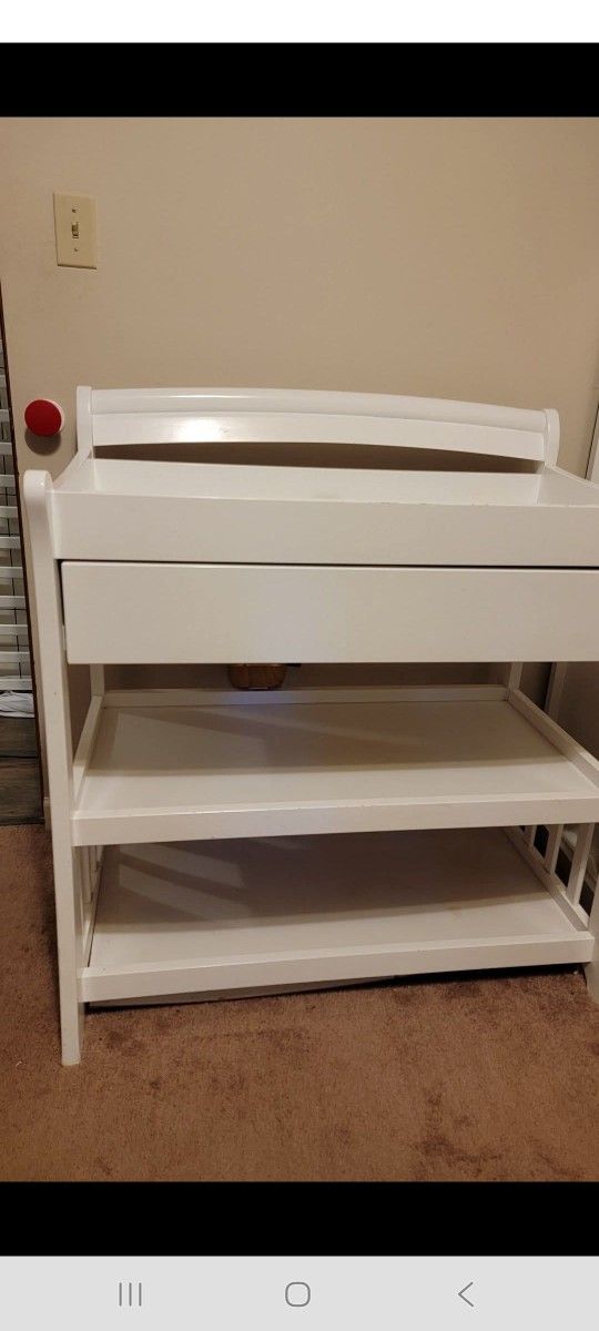 Convertible Crib and Changing Table