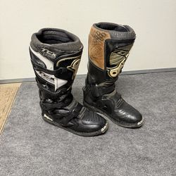 Dirtbike boots