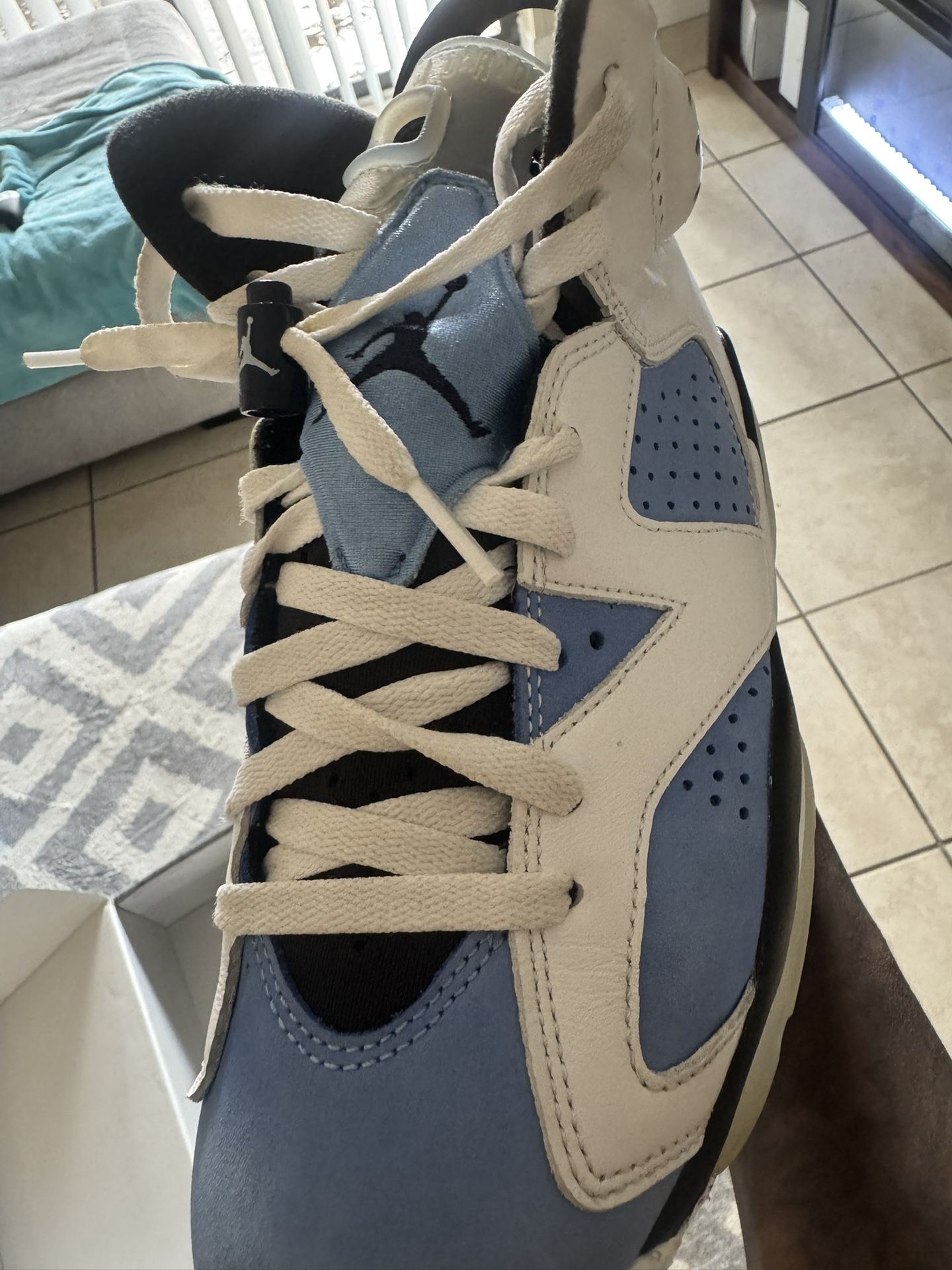 Shoe