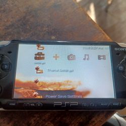 PLAYSTATION PSP-2001 HAND HELD GAMING CONSOLE WITH CHARGER $160 FINAL PRICE 