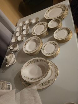 Fine China Dinnerware Set with Floral Gold Trim