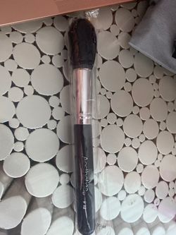 Brand new face brush