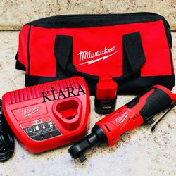 MILWAUKEE  M12 3/8” Ratchet Kit Battery And Charger 