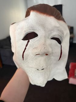 Costume