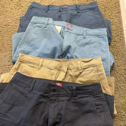 Men Levi’s Shorts 