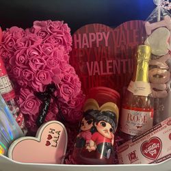 Valentines Gift Baskets And Glitter Roses