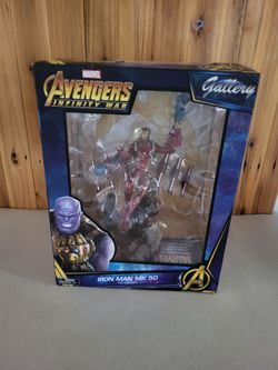 Gallery Diorama IRON MAN MK50