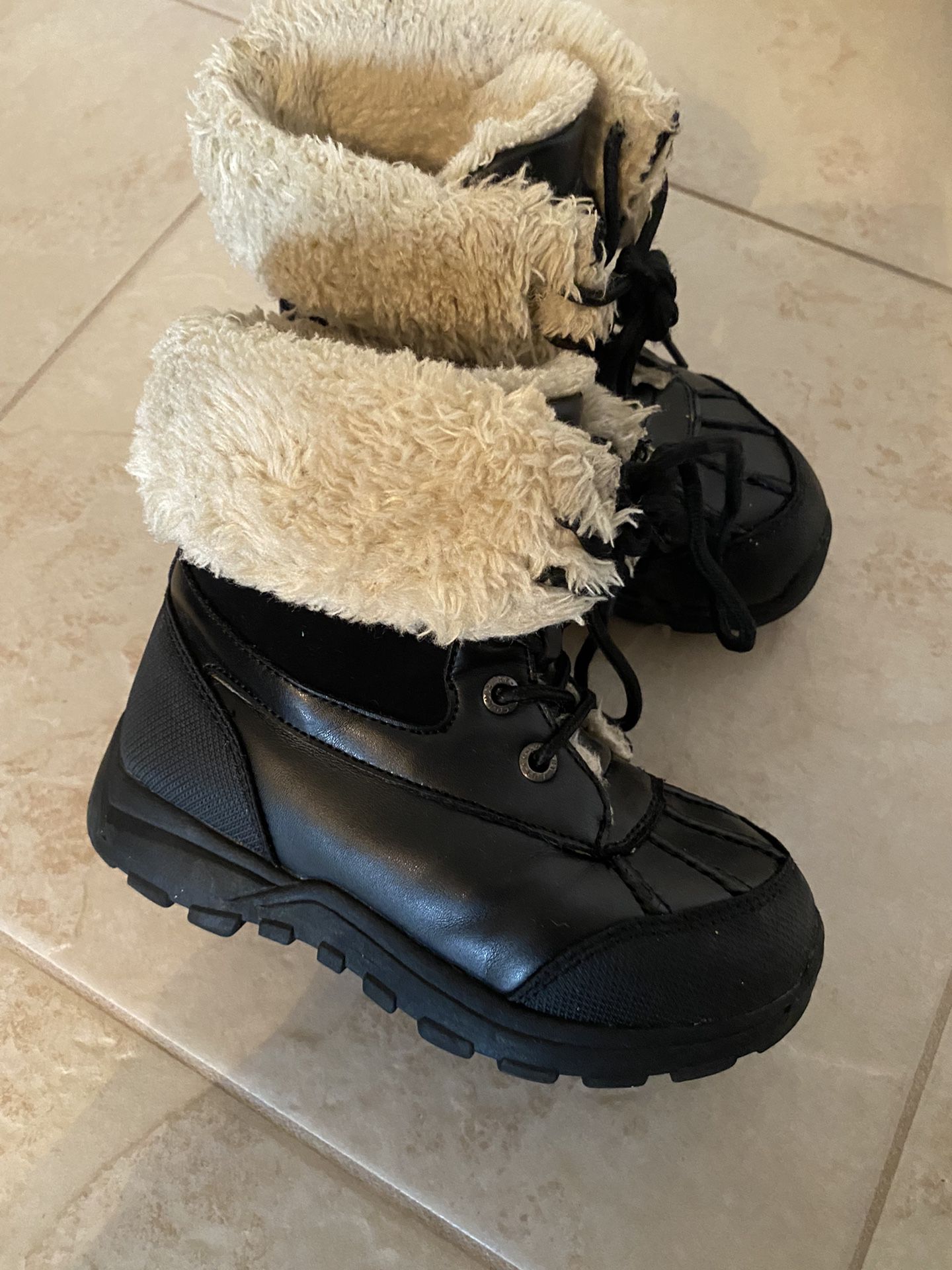 Lugz Warm Boots Kids Size 12