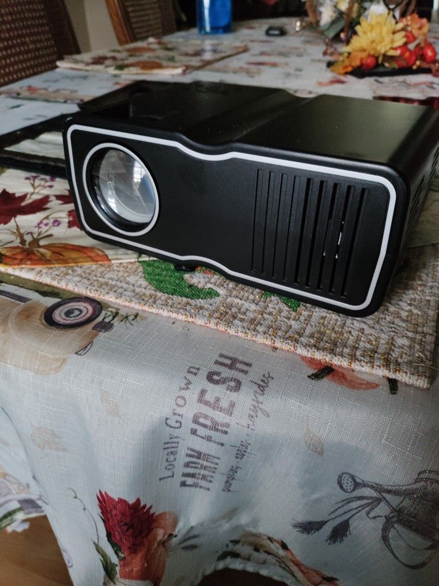 LED HOME PROJECTOR