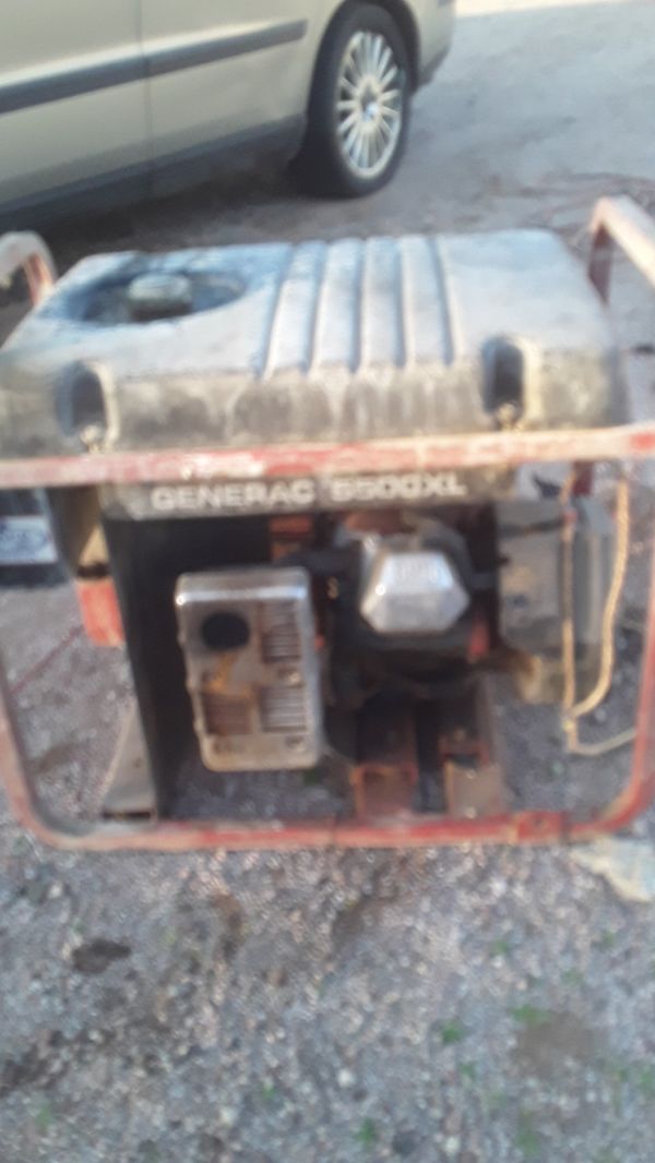 Generac 5500XL Generator 5500 Watt 120V, 240V Needs a scrub, Starts One
