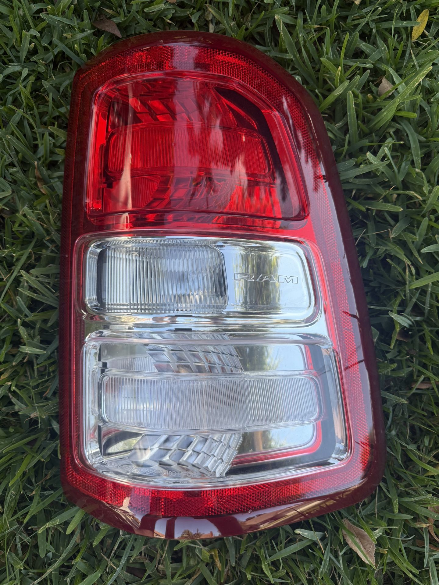 Oem 2020 Dodge Ram 1500 Right Tail Light