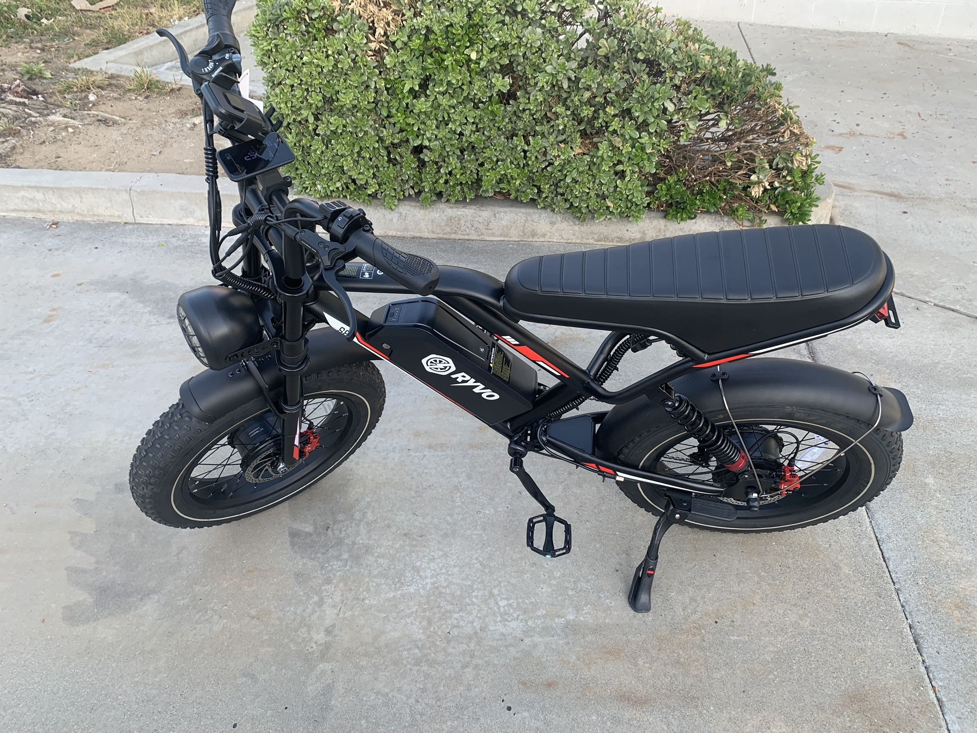 S8 2000W Dual Motor Electric Bike 32 MPH 70 Mile Range