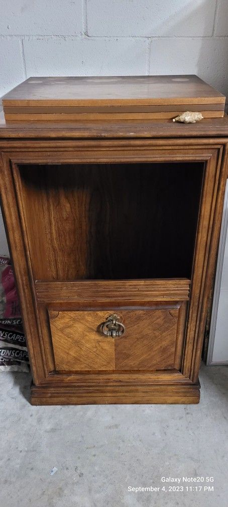 Real Wood Cabinet With 3 Shelfs ( Optional)