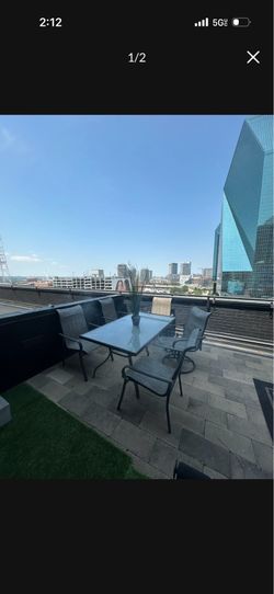 Patio table $100