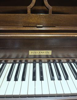 Piano Baldwin . Price Including Delivery 