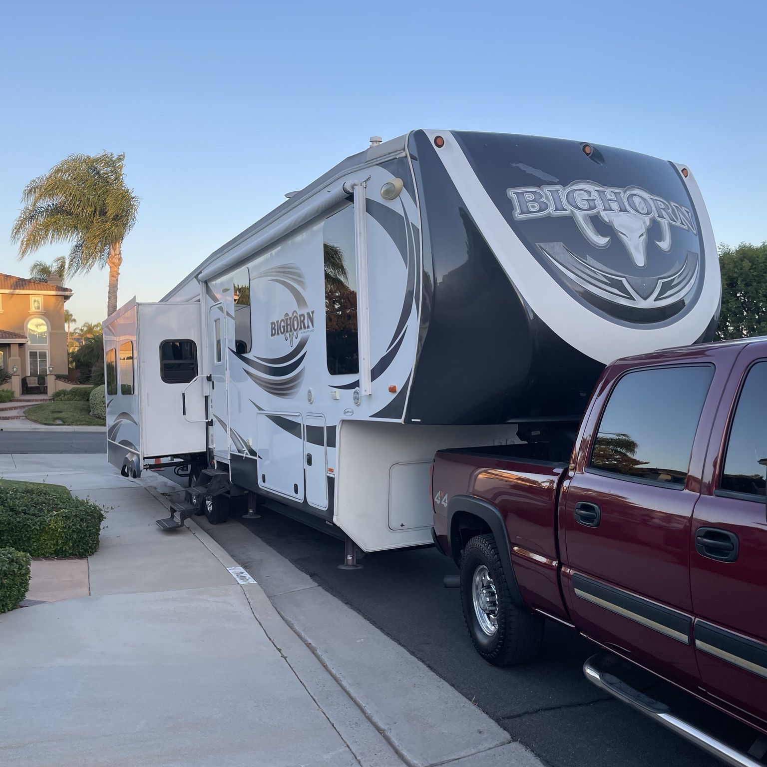 2015 Heartland Big Horn 37 Ft Fifth Wheel