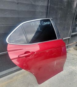 2018 Toyota Camry Right Rear Door
