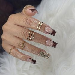 Nails 
