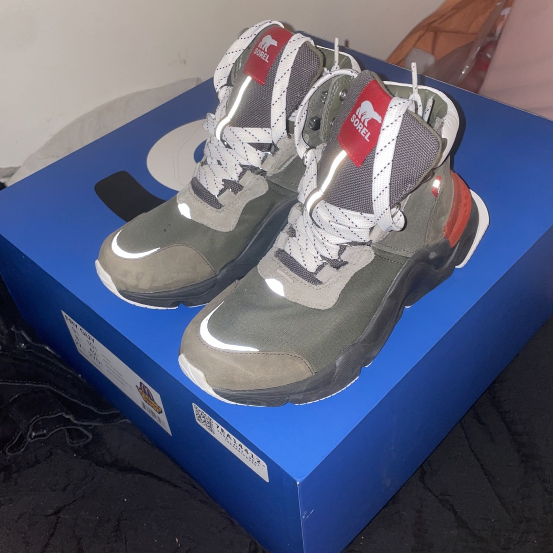 Sorel High Top Shoes