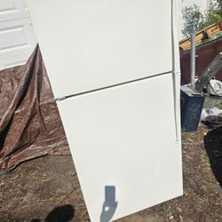Whirlpool Fridge In excellent condition