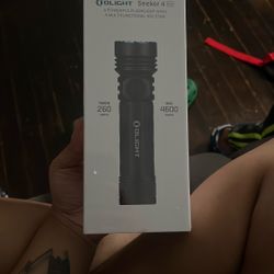 Olight seeker 4