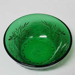 Vtg 4 3/8" Emerald Green Glass Bowl