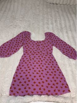 Vestido lila floral de manga larga