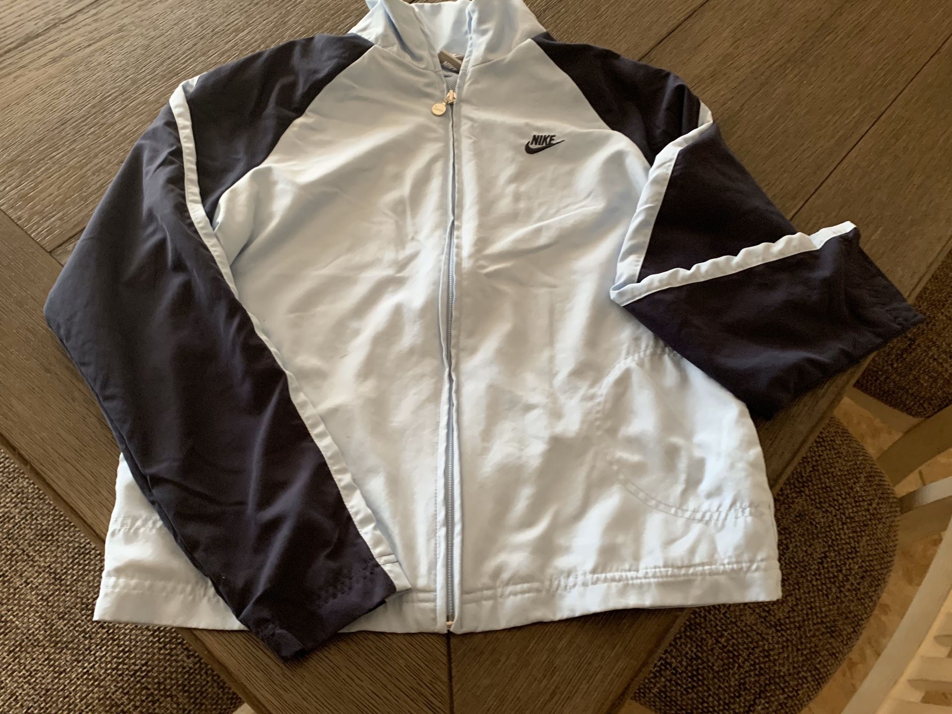 Nike windbreaker jacket sweater size small Light blue and navy blue