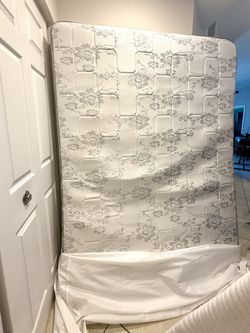 Queen Mattress + Spring box