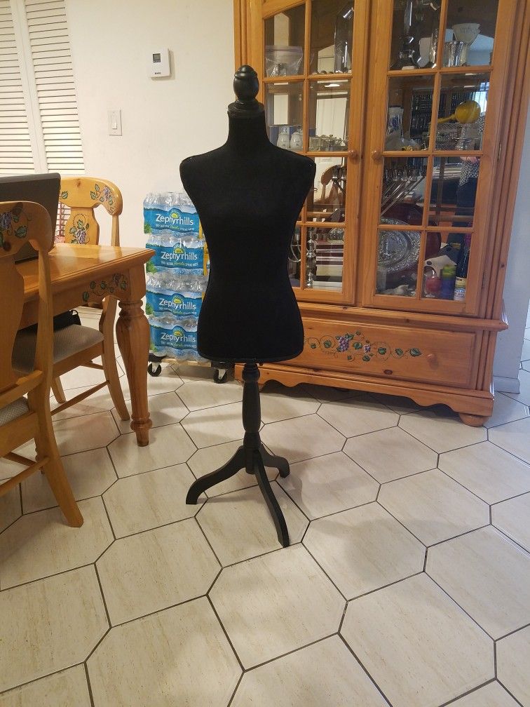 Maniqine Like New
