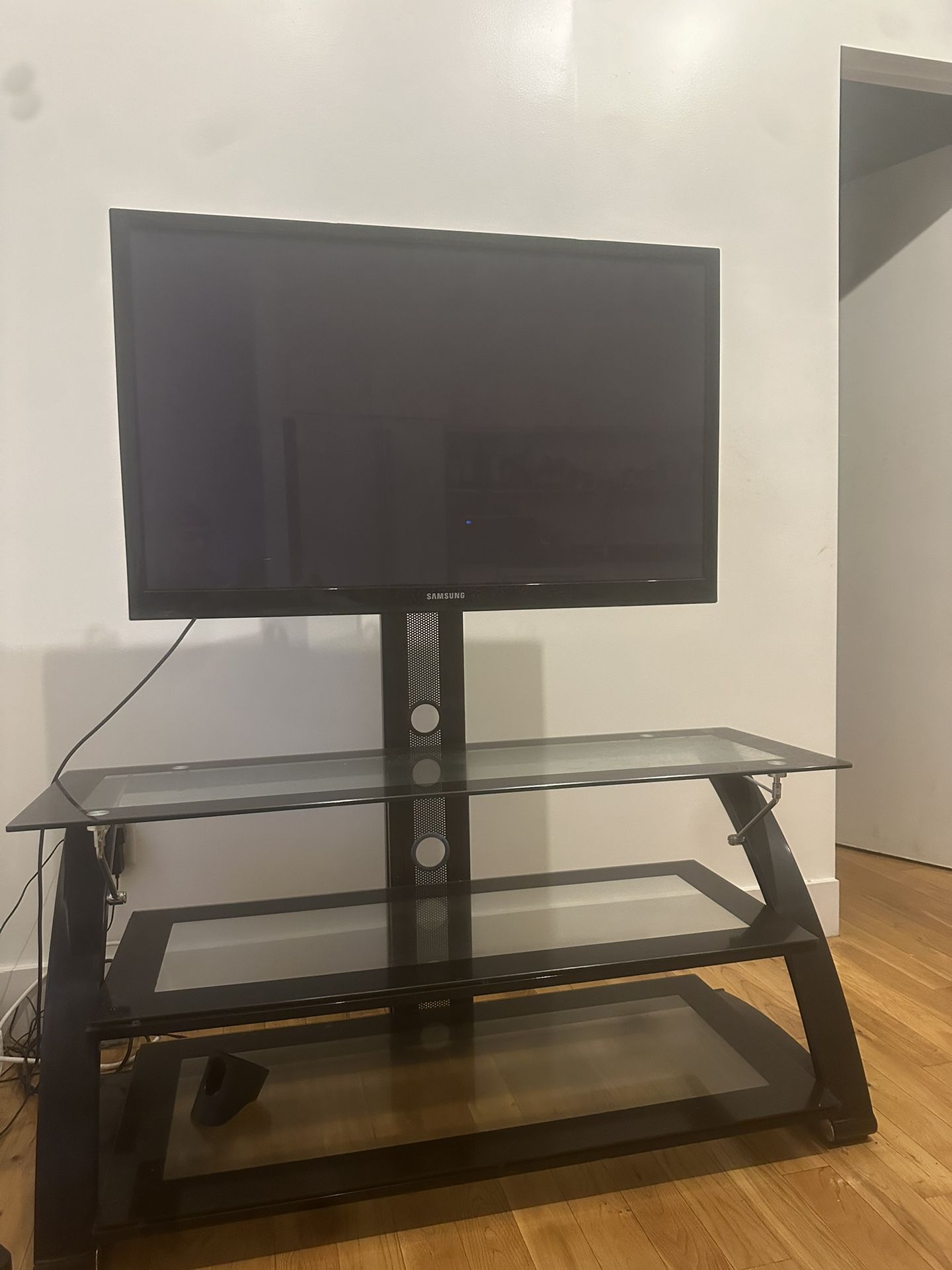 Samsung Tv With Glass