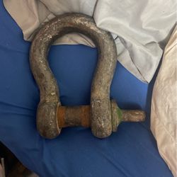 1 1/2” Thick Very Heavy Shackle Offer Up