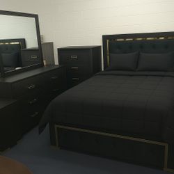 Black And Gold Queen 4pc Bedroom Set