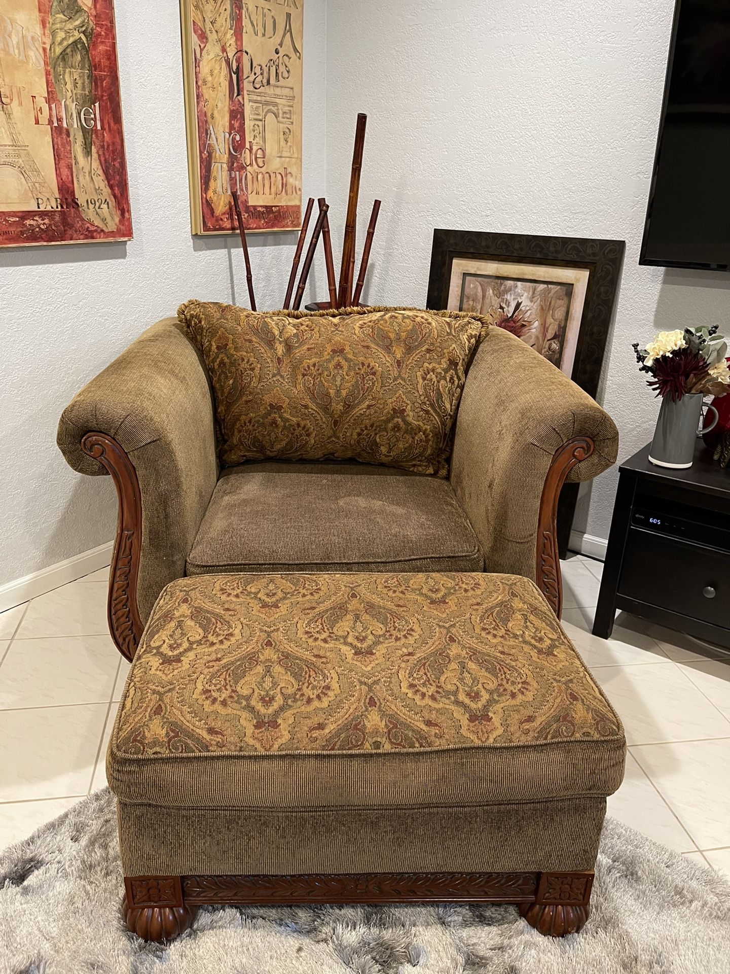 Large Living Room Chair and Ottoman
