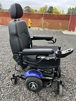 Merits Vision Sport electric power wheelchair in excellent used condition.
