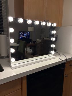 Large Hollywood Lighted Vanity Mirror with USB Port – Tabletop or Wall Mount