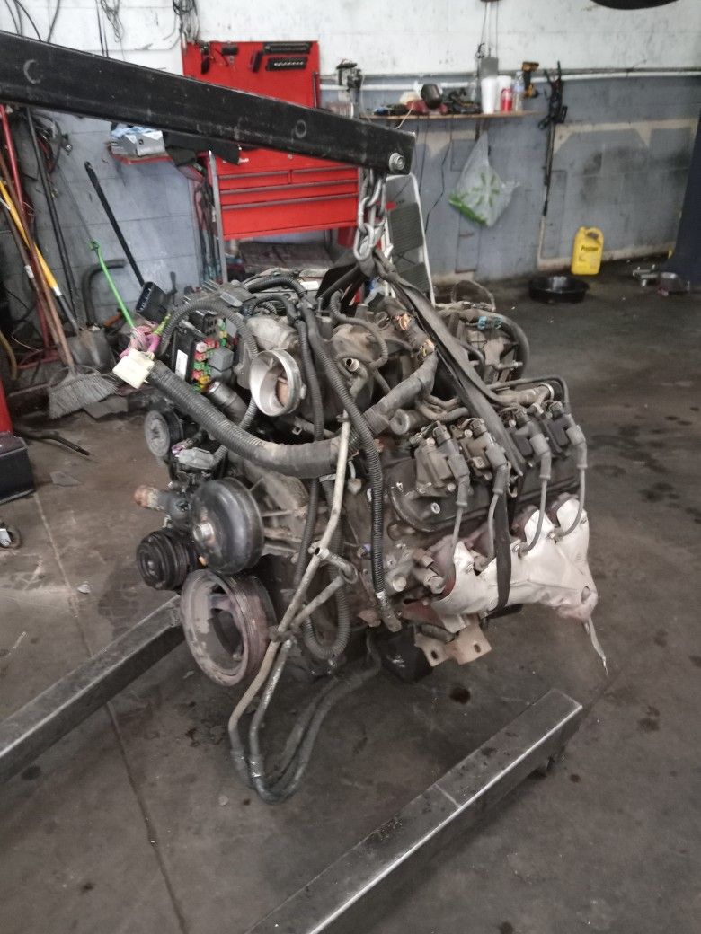 Chevy 6.0 Engine,  harness and ECm.