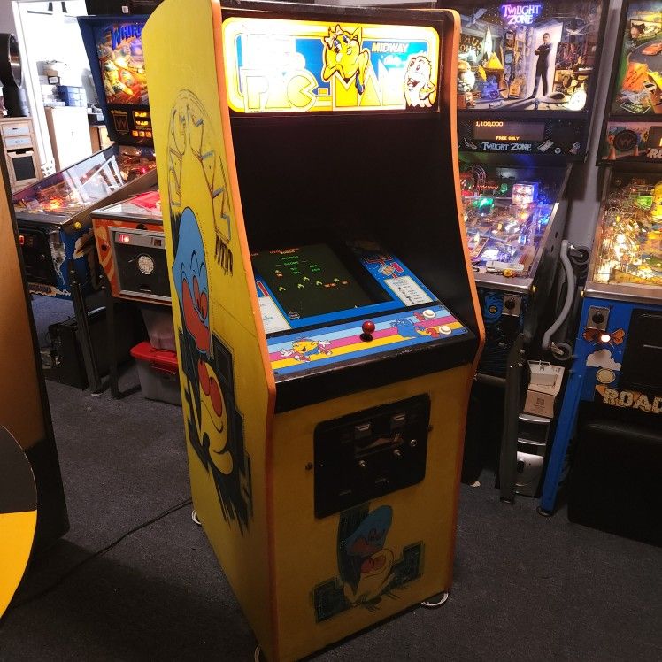 Multi-Arcade Game, Original PACMAN 80's cabinet. 60 games.
