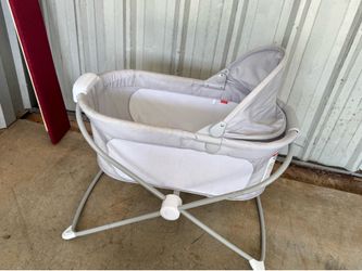 Fisher price Soothing View Bassinet , Rocker w/ multi Modes