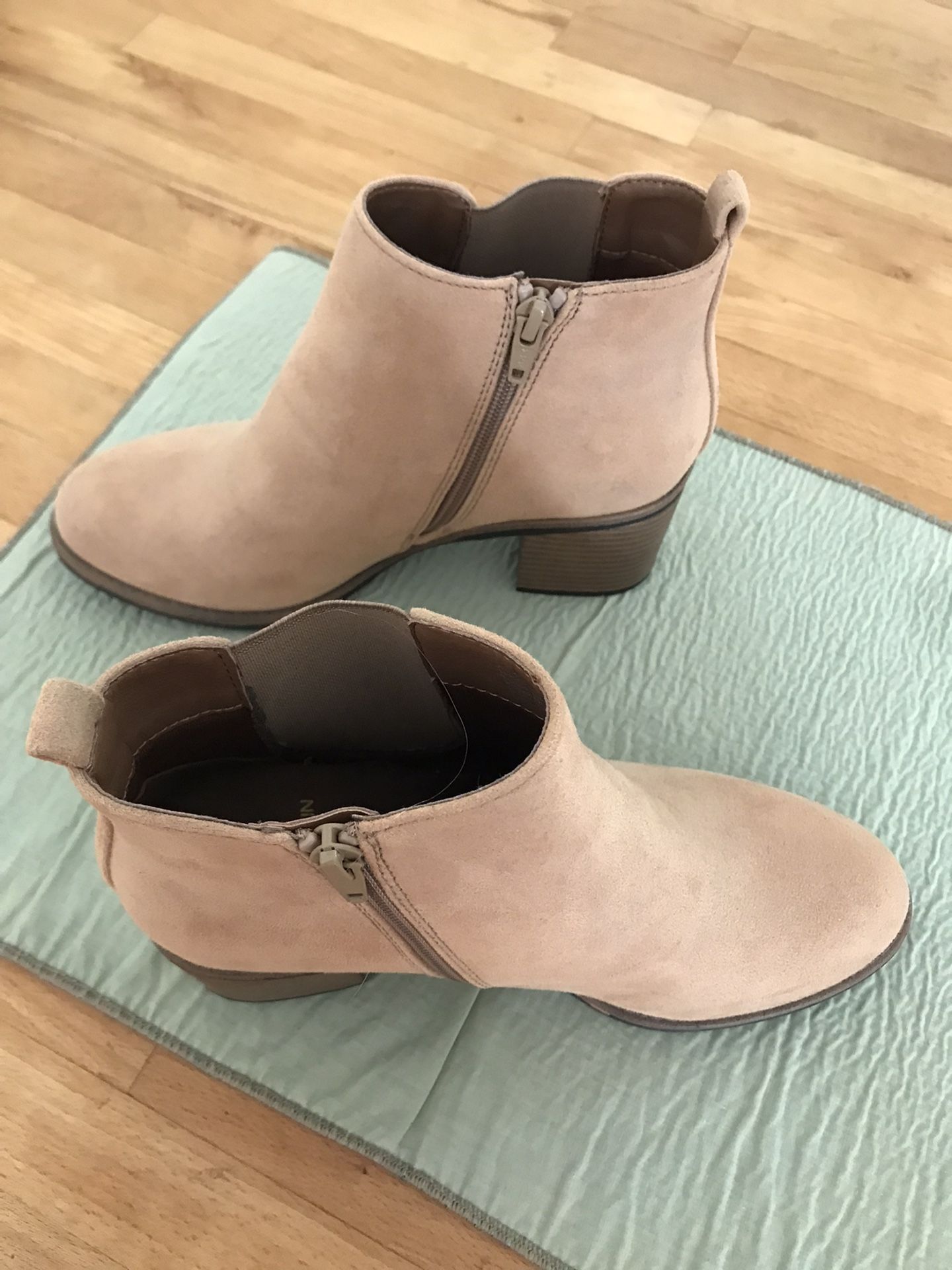 WOMANS Ankle Boots