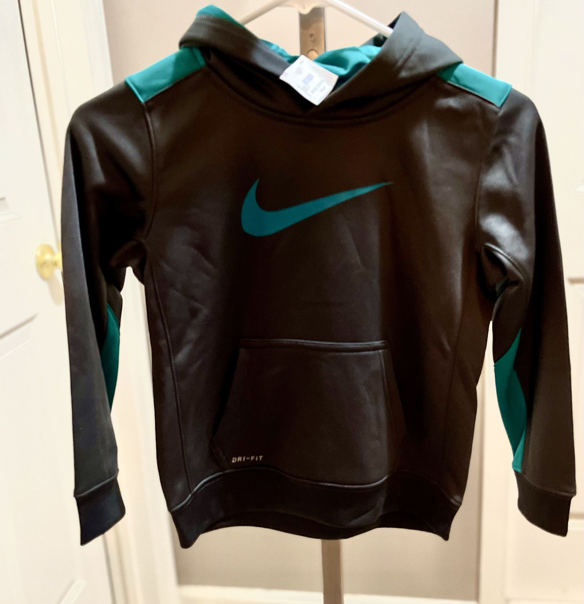 Nike Youth Boys Gray Dri Fit Hoodie Pullover Sweatshirt Size Large NEW with tags