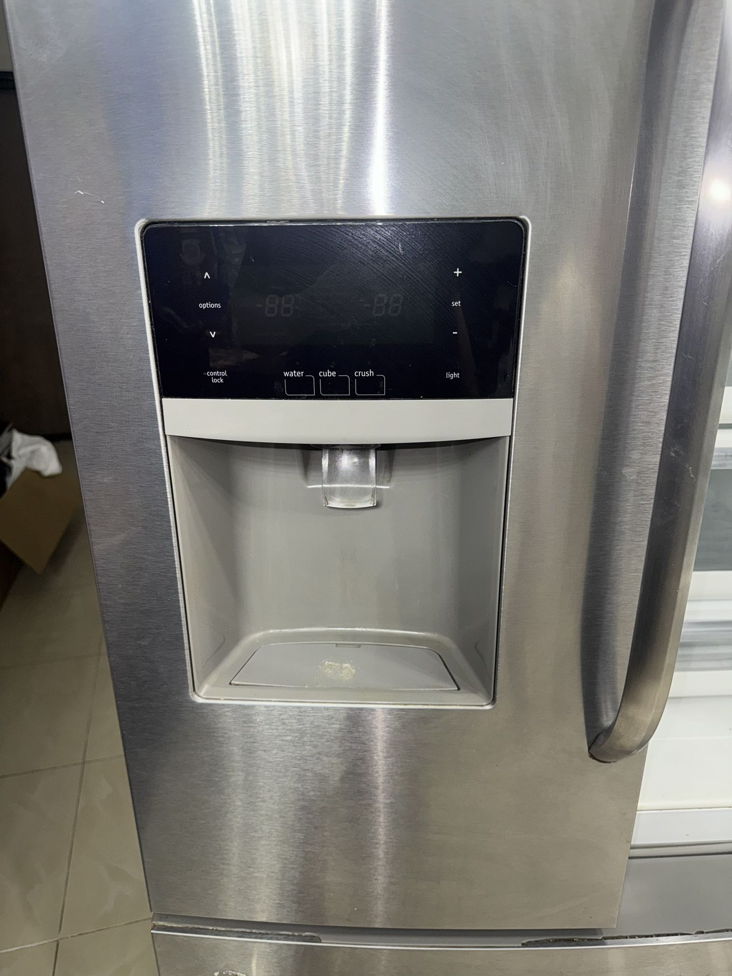 Kitchen Appliances Bundle — Fridge, Stove, Microwave — $800 OBO