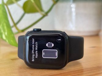 Like New Apple Watch Series 8 41MM GPS Black.