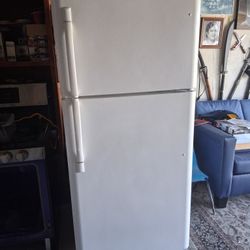 FRIDGE..FRIDGE..30 X 66 WORKING GOOD DELIVER X $