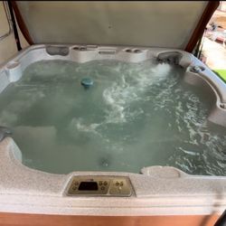 Hot Tub / Spa / Jacuzzi 