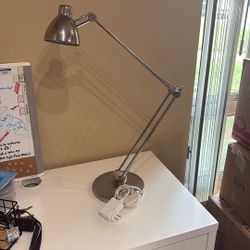 Adjustable metal desk lamp