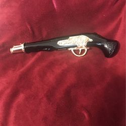 Vintage  Avon Dueling Pistol Ii Tai Winds After Shave 