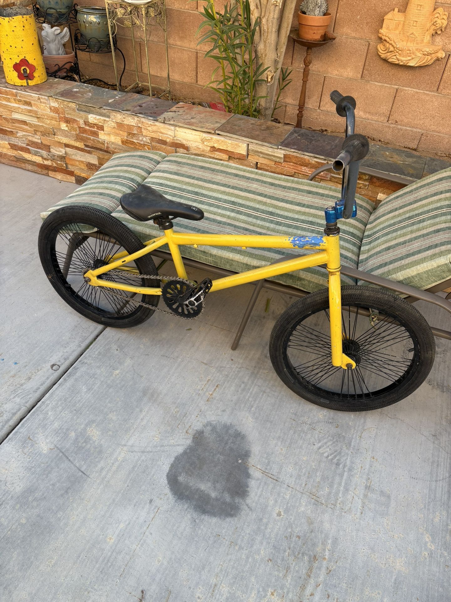 Bmx bike great condition works perfect ready to ride pick up only