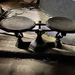Antique Cast Iron Scale 